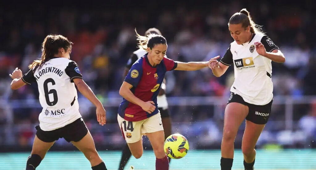 Solidaridad en la Liga F: el Valencia CF y 72 Kilos recaudan fondos para los menores afectados por la DANA