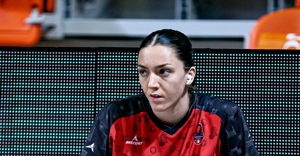 Helena Pueyo firma para el training camp de la WNBA