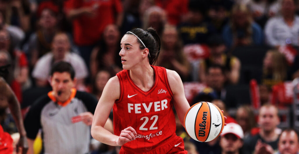 Caitlin Clark empieza a ritmo de triple-doble 1 Caitlin Clark empieza a ritmo de triple doble