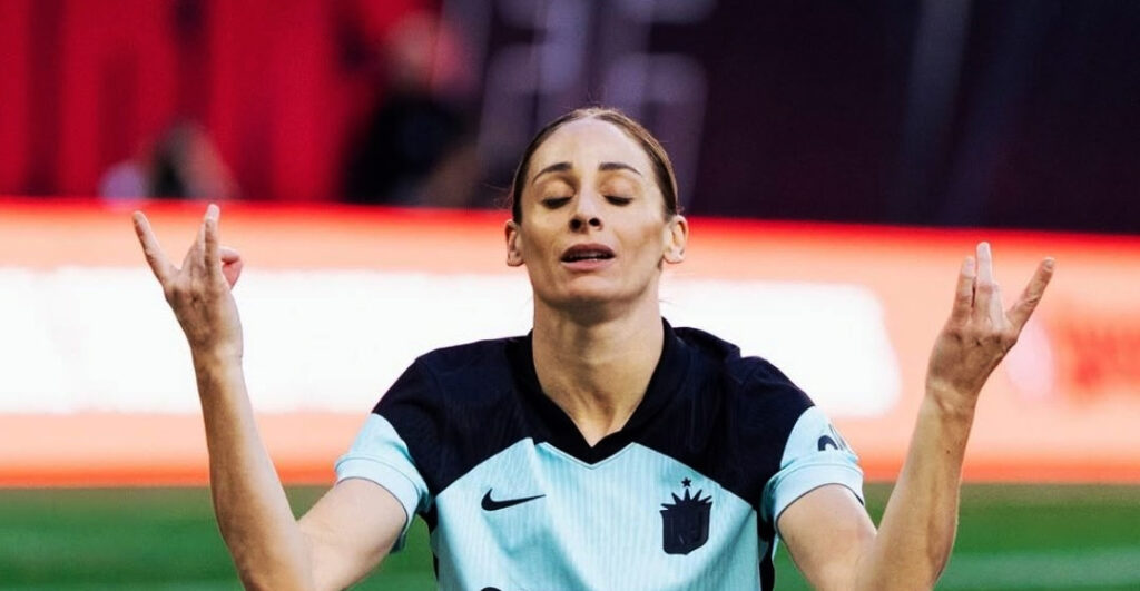 Esther Gonzalez renueva con Gotham FC por varios anos