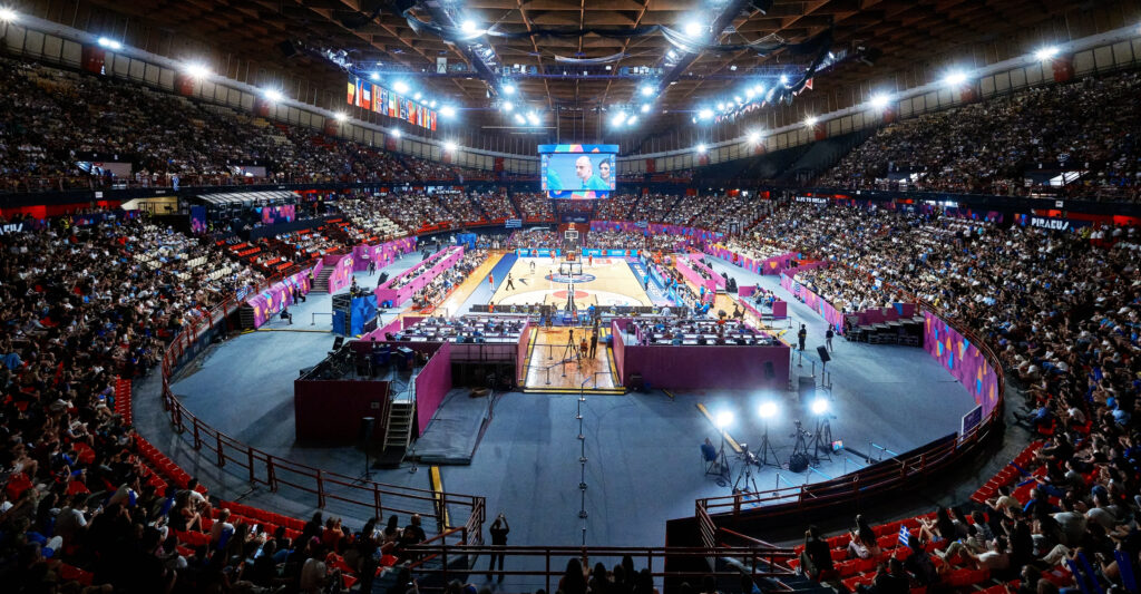 Récord de asistencia del siglo XXI en el EuroBasket: más de 10.000 personas 1 Record de asistencia del siglo XXI en el EuroBasket mas de 10