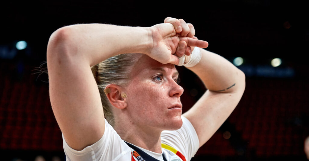 Julie Vanloo, campeona de Europa y cortada en su llegada a la WNBA Julie Vanloo campeona de Europa y cortada en su llegada a la WNBA