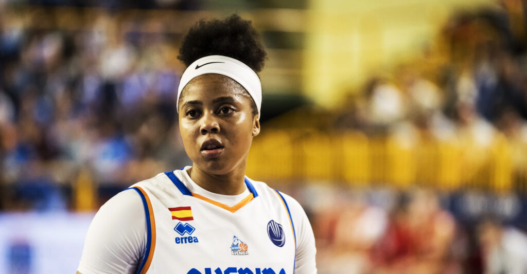 Arica Carter refuerza el perímetro de Girona Arica Carter refuerza el perimetro de Girona