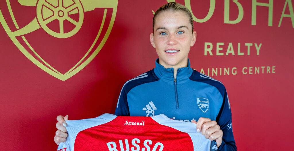 Alessia Russo amplia su vinculo con el Arsenal con un contrato de larga duracion