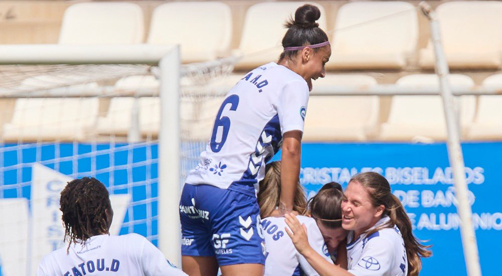 El Tenerife prolonga su buen inicio con una goleada en Alhama