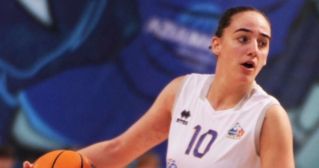 Iyana Martin baja indefinida en Perfumerias Avenida